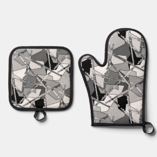 Overlapping Flutes Oven Mitt & Pot Holder Set