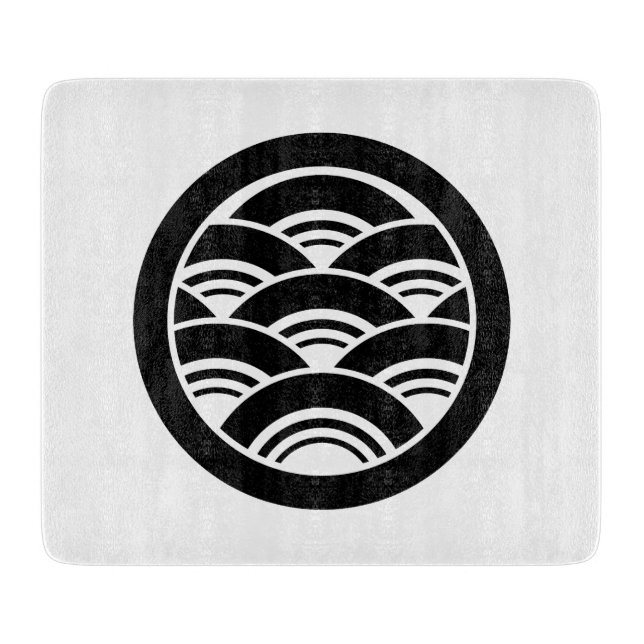 Overlapping waves in circle cutting board (Front)