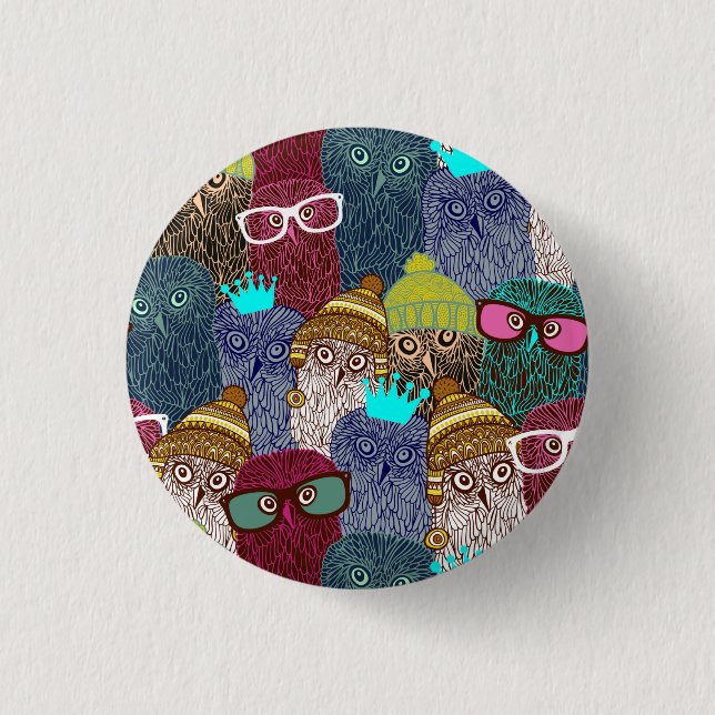Owl in crown 3 cm round badge (Front)