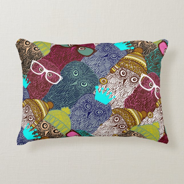 Owl in crown decorative cushion (Front)