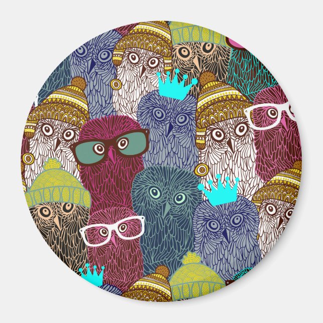 Owl in crown magnet (Front)