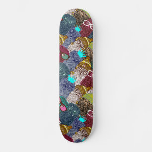 Owl in crown skateboard