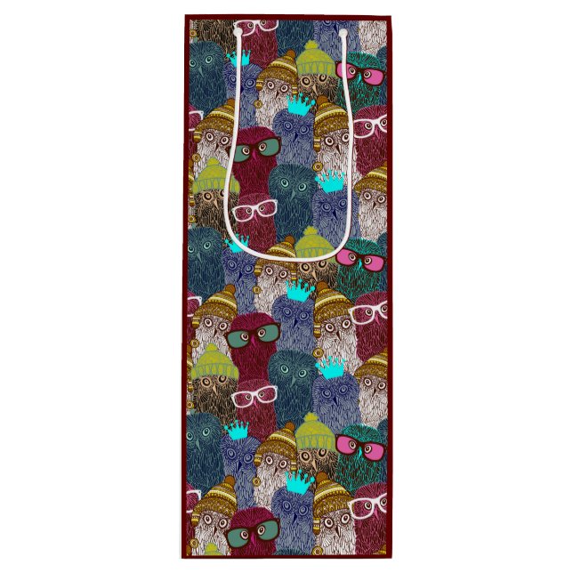 Owl in crown wine gift bag (Front)