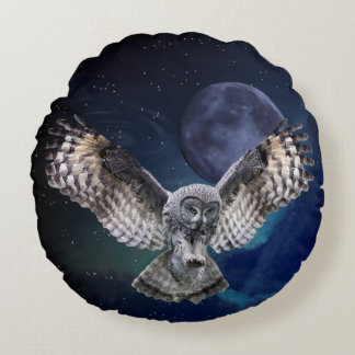 Owl in Flight Round Cushion