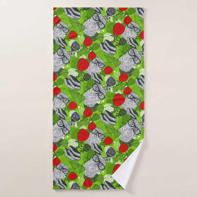 Owl in red roses bath towel (Bath Towel)