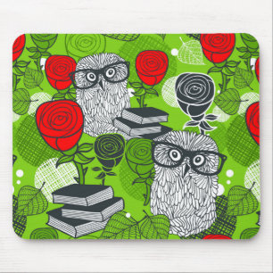 Owl in red roses mouse pad