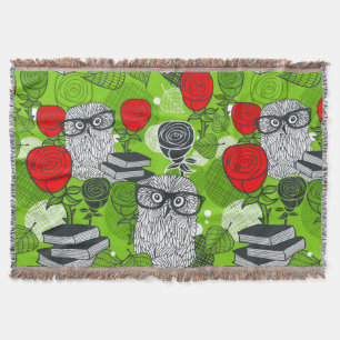 Owl in red roses throw blanket