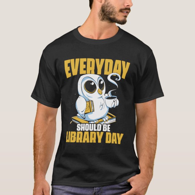 Owl Reading Book Librarian Bookworms T-Shirt (Front)