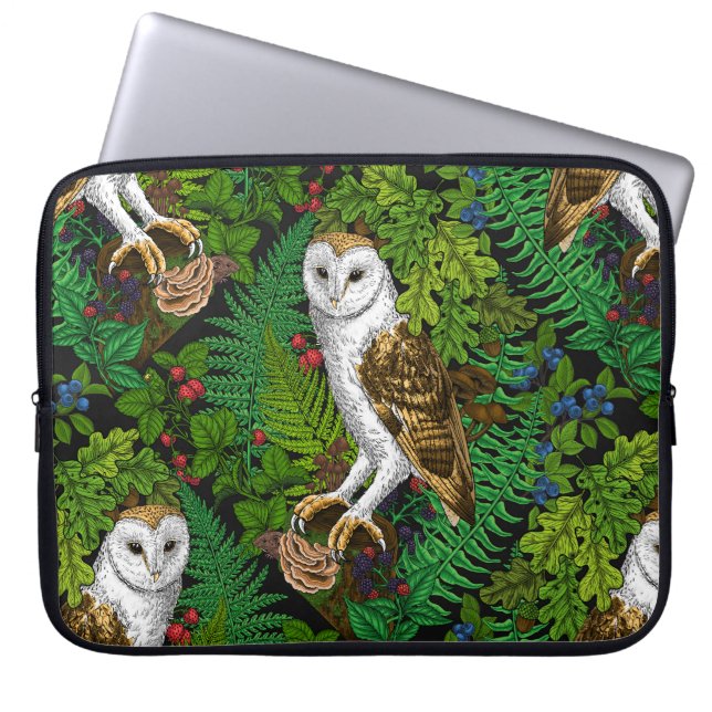Owls, ferns, oak and berries laptop sleeve (Front)