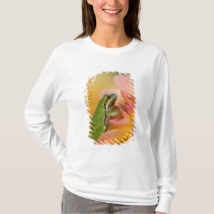 Pacific tree frog on flowers in our garden, 2 T-Shirt