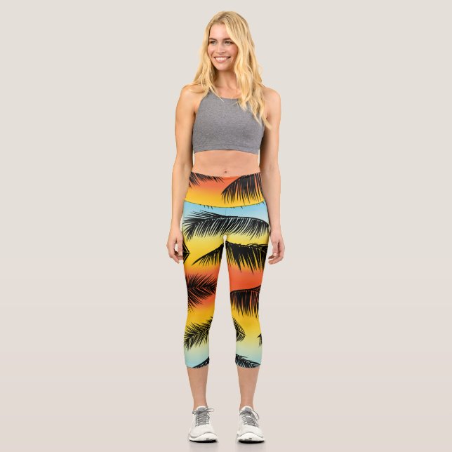 Palm tree leaves: seamless pattern. capri leggings (Front)