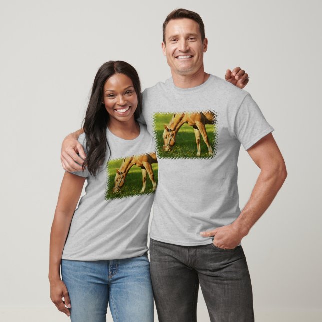 Palomino Horse Grazing Guy's T-Shirt (Unisex)