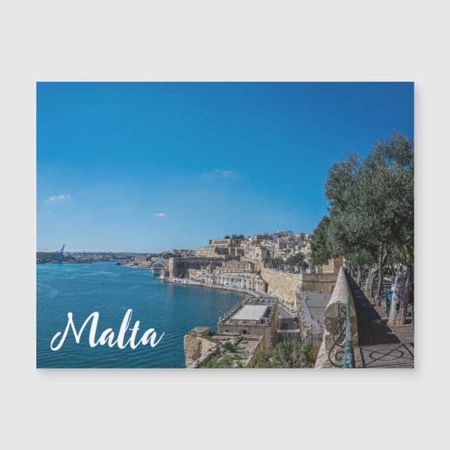 Panoramic view of city wall and harbor in Valletta (Front)