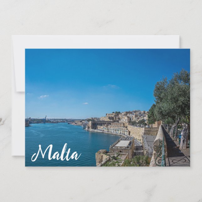 Panoramic view of city wall and harbor in Valletta (Front)