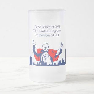 Papa en Sagrada Família Frosted Glass Beer Mug