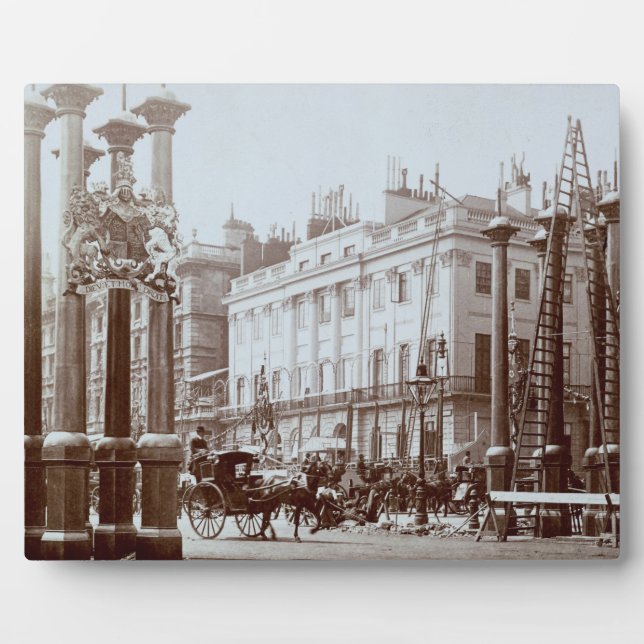 Park Lane being decorated for Queen Victoria's Dia Plaque (Front)