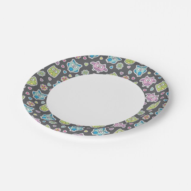 pattern of cartoon owls paper plate (Angled)