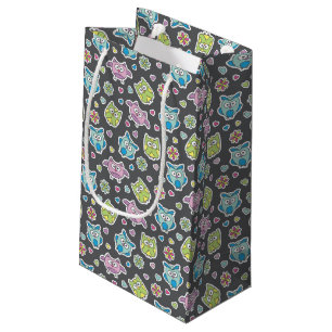 pattern of cartoon owls small gift bag