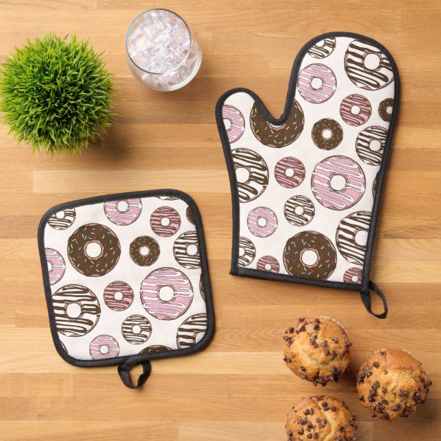 Pattern Of Doughnuts, Pink Doughnuts, Brown Doughn Oven Mitt & Pot Holder Set (Top Down)
