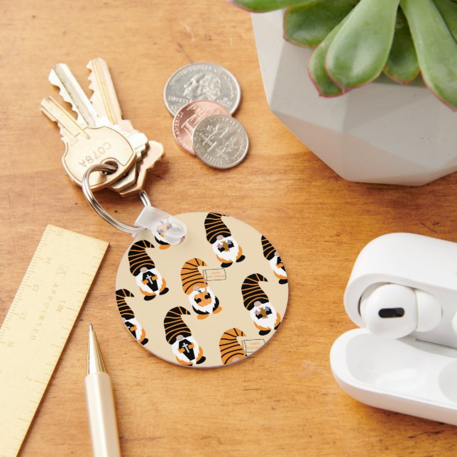 Pattern Of Gnomes, Halloween Gnomes Trick Or Treat Key Ring (Desk)