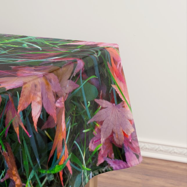 Pattern of the falling leaves tablecloth (In Situ)