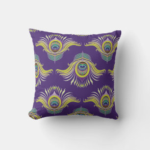Peacock feathers: vintage seamless background. cushion