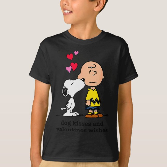 Peanuts - And Charlie Dog Kisses Valentine Wishes  T-Shirt (Front)