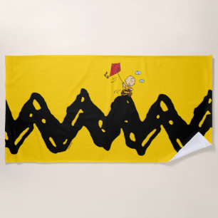 Peanuts   Charlie Brown Flying Kite Beach Towel
