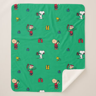 Peanuts   Christmas Gift Giving Pattern Sherpa Blanket