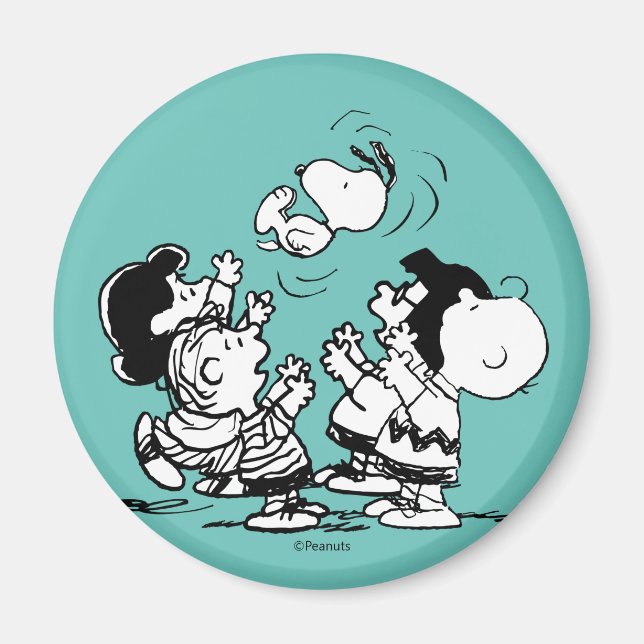 Peanuts Gang Lifting Snoopy Magnet (Front)