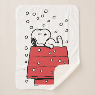 Peanuts   Snoopy Doghouse Snowflakes Sherpa Blanket