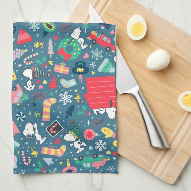 Peanuts | Snoopy Holiday Pattern Tea Towel (Quarter Fold)