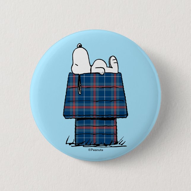 Peanuts | Snoopy Plaid Flannel Holiday Dog House 6 Cm Round Badge (Front)