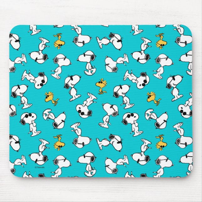 Peanuts | Snoopy & Sunglasses Pattern Mouse Pad (Front)