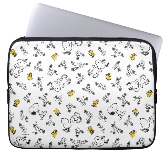 Peanuts | Snoopy & Woodstock B&W Flower Pattern Laptop Sleeve (Front)