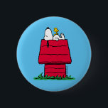 Peanuts | Snoopy & Woodstock Doghouse 6 Cm Round Badge<br><div class="desc">Check out this fun Peanuts design featuring Snoopy and Woodstock.</div>