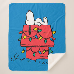Peanuts   Snoopy's Dog House With Lights Sherpa Blanket