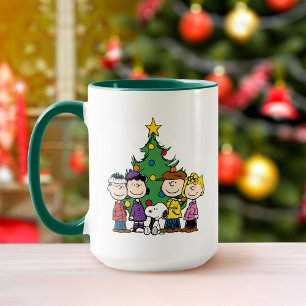 Peanuts   The Gang Around the Christmas Tree Mug