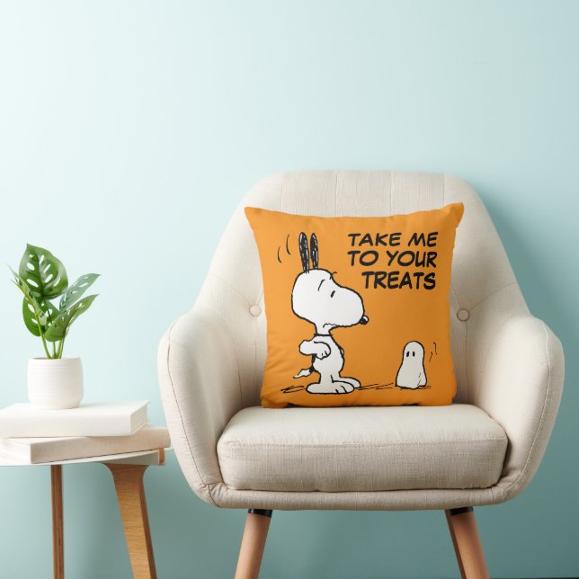 Peanuts | Woodstock Scares Snoopy Cushion (Chair)