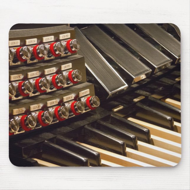 Pedals  and pistons mousepad (Front)