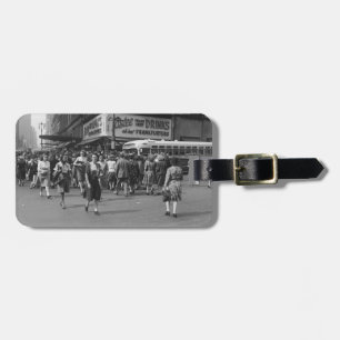 Pedestrians 2 luggage tag