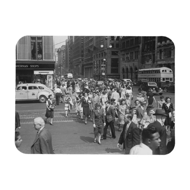 Pedestrians Magnet (Horizontal)