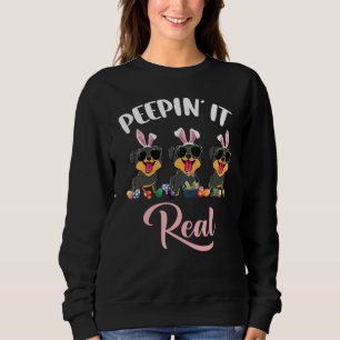 Peepin' It Real Easter Day Egg Hunt Sunglasses Rot Sweatshirt