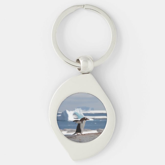 Penguin in front of an ice arch key ring (Front)