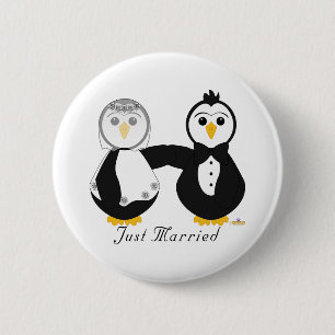 Penguins Getting Married Just Married 6 Cm Round Badge
