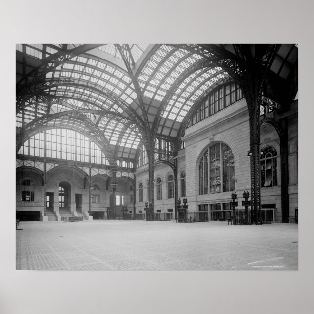 Penn Station Main Concourse, 1915. Vintage Photo Poster (Front)