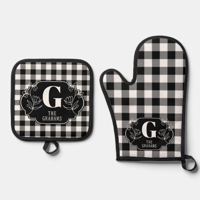 Personalised Black & White Buffalo Check Oven Mitt & Pot Holder Set (Front)