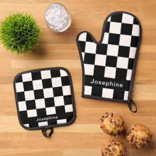 Personalised Black & White Chequerboard Pattern Oven Mitt & Pot Holder Set
