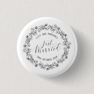 Personalised Just Married Floral   Pin Button