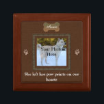Personalised Pet Memorial Gift Box<br><div class="desc">Remember your beloved furry friend at Christmas time with this elegant pet memorial keepsake box. Personalise it with your photo, name, and sentiments of your choice. Click on "Customise it" to change your photo size and placing or to change font colours or styles. Makes a thoughtful gift for family or...</div>